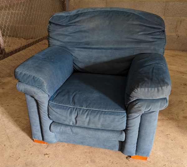 FAUTEUILCLUBBLEUYANNIS01